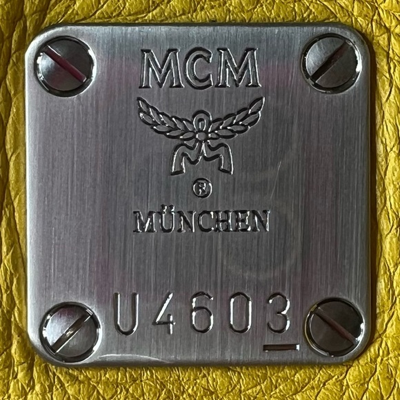 MCM Yellow Leather Silver Studded Zip Satchel/Handbag!! RARE!! ☀️💛 - Picture 15 of 16